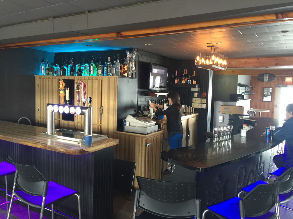 Bar Belle Plage | 890 Rte Marie-Victorin, Deschaillons-sur-Saint-Laurent, QC G0S 1G0, Canada | Phone: (819) 292-1011