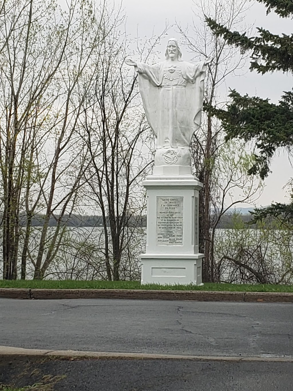 Paroisse Catholique Saint-Joseph-de-Chambly | 164 Rue Martel, Chambly, QC J3L 1V4, Canada | Phone: (450) 658-8111