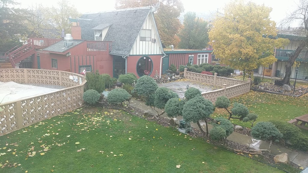 Tiki Village Motor Inn | 2408 34 St, Vernon, BC V1T 5W8, Canada | Phone: (250) 503-5566