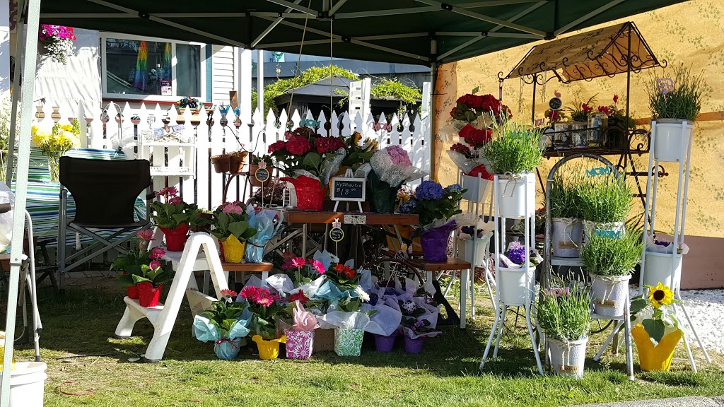 Josephines Floral Expressions | 2208 Hamilton St, New Westminster, BC V3M 2R1, Canada | Phone: (778) 898-3569