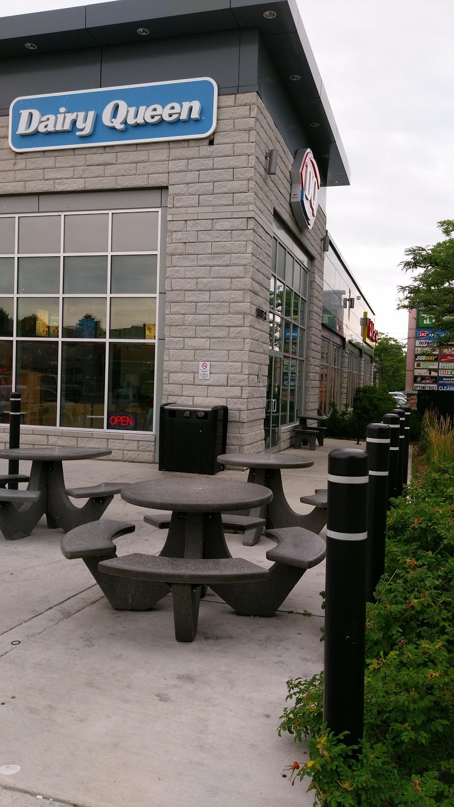 Tomken Plaza | 925 Rathburn Rd E, Mississauga, ON L4W 3M3, Canada