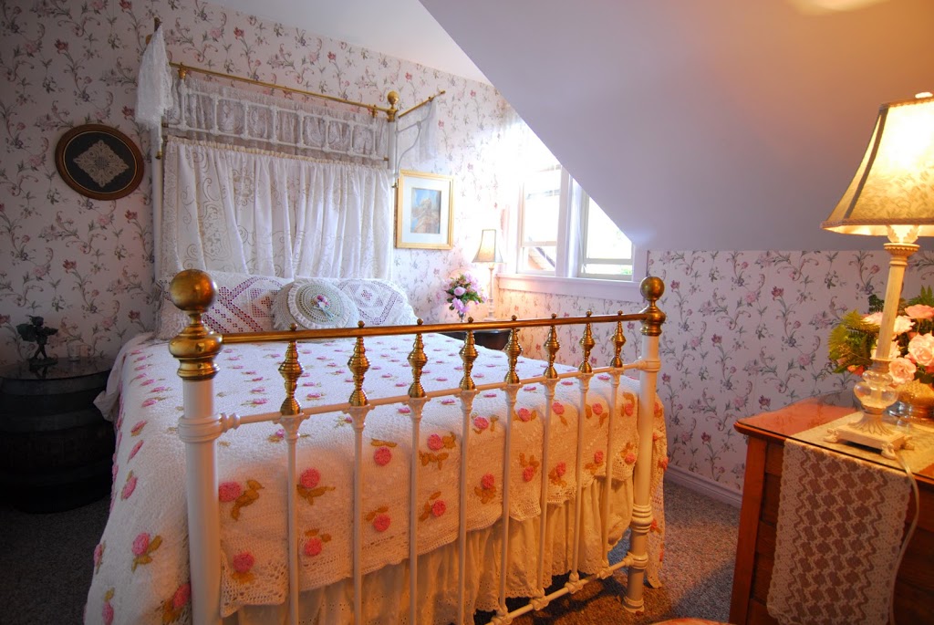 Trutch Manor | 621 Trutch St, Victoria, BC V8V 4C3, Canada | Phone: (877) 900-8877