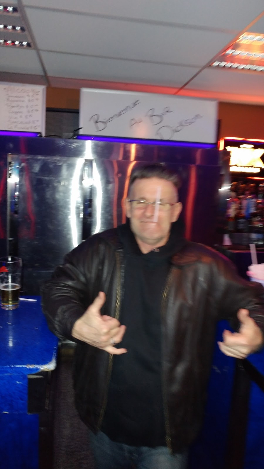Bar Dickson | 5697 Rue Hochelaga, Montréal, QC H1N 1W2, Canada | Phone: (514) 750-7102