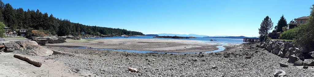 Halfmoon Bay General Store | 5642 Mintie Rd, Halfmoon Bay, BC V0N 1Y2, Canada | Phone: (604) 885-8555