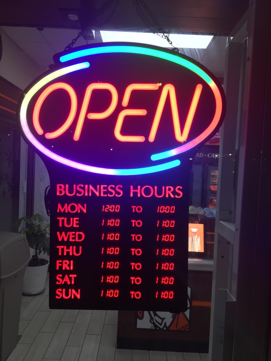 Little Caesars Pizza | 2432 Eglinton Ave E #2, Scarborough, ON M1K 2P7, Canada | Phone: (416) 288-6865