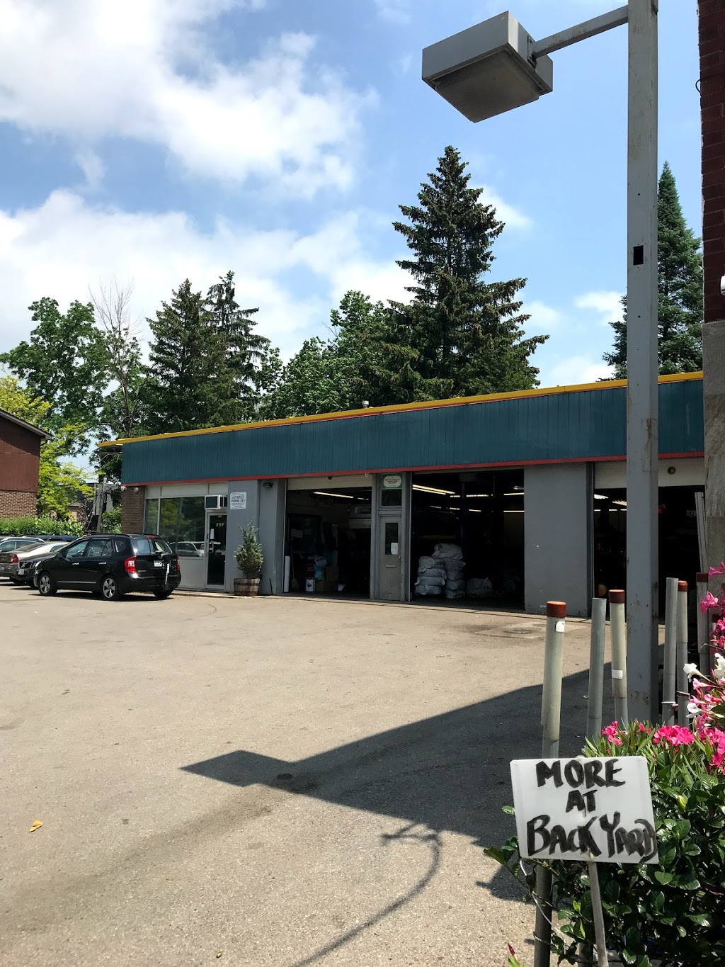 Mount Pleasant Auto Service | 963 Mt Pleasant Rd, Toronto, ON M4P 2L8, Canada | Phone: (416) 483-1332