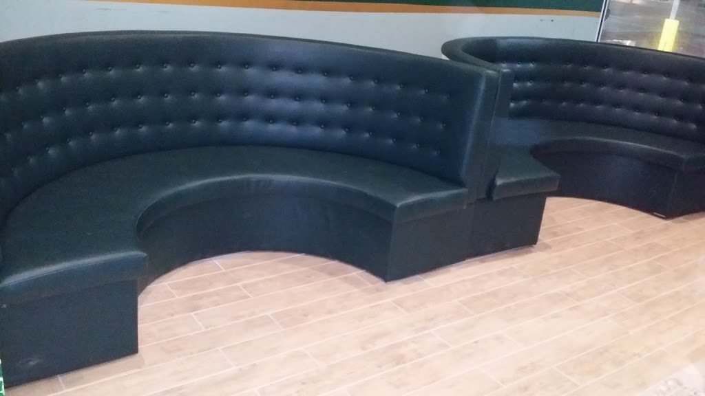 Streetsville Custom Upholstery | 64 Thomas St #2, Mississauga, ON L5M 1Y7, Canada | Phone: (416) 834-1672