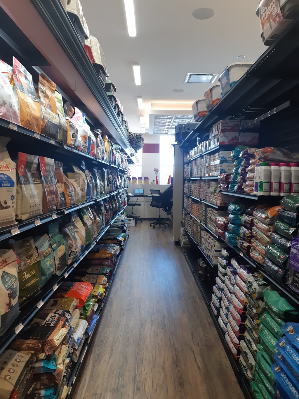 Pitou Minou & Compagnons Global / Global PetFood | 3 Boulevard de Sardaigne, Candiac, QC J5R 0A1, Canada | Phone: (450) 241-6330
