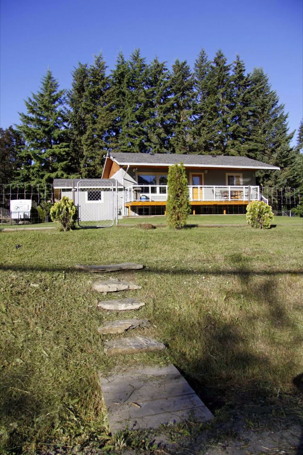 Blind Bay Vacation Rental | 2968 Birch Ln, Blind Bay, BC V0E 1H1, Canada | Phone: (250) 217-1391