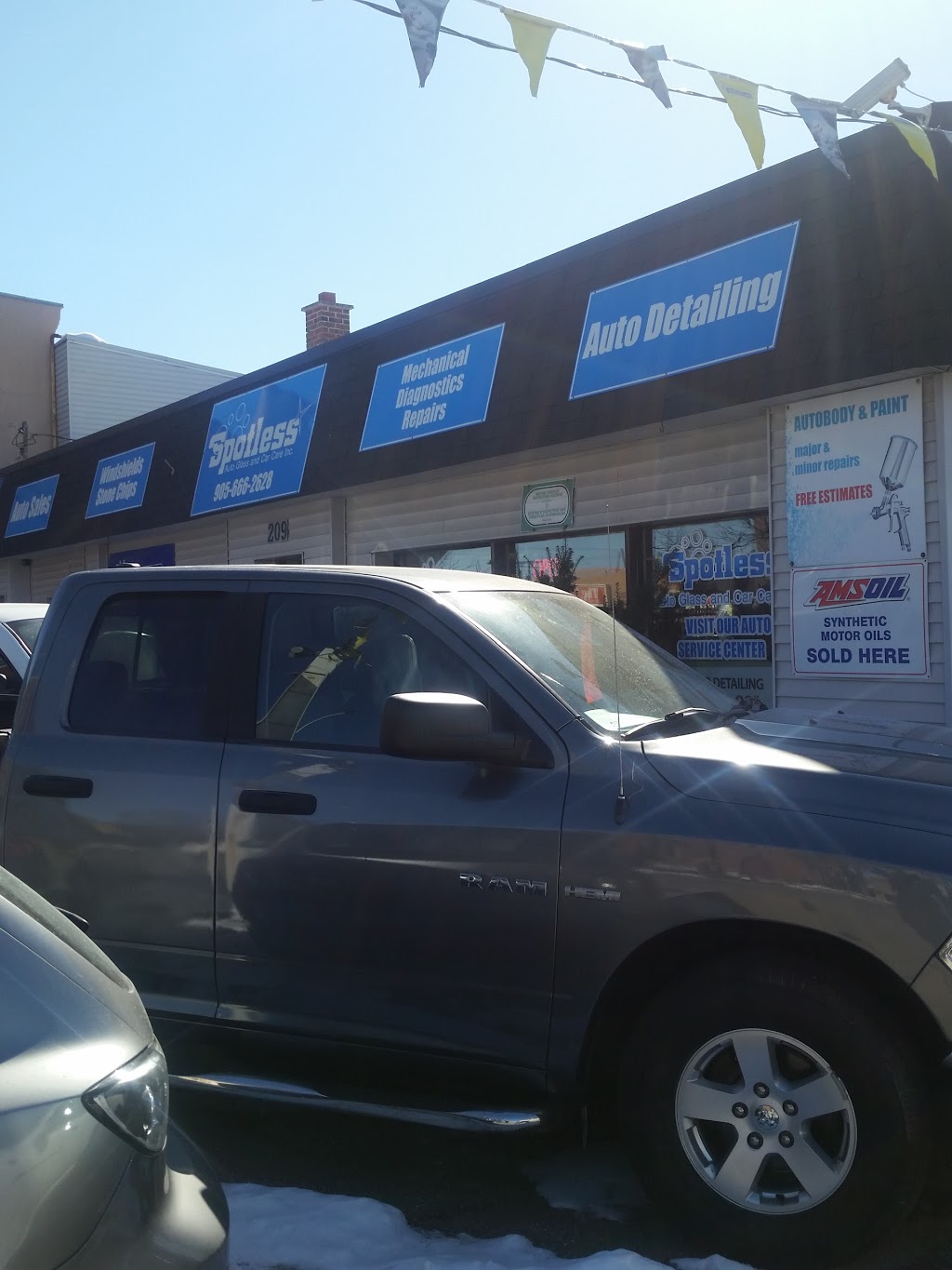 Spotless Auto Glass & Car Care Inc. | 209 Dundas St W, Whitby, ON L1N 2M4, Canada | Phone: (905) 427-4323