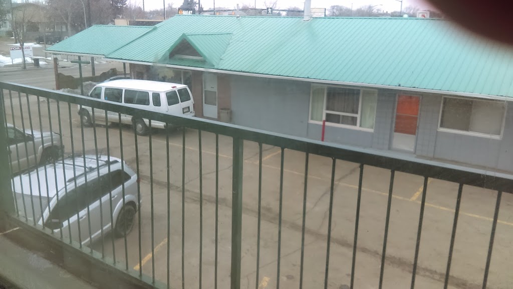 Beverly Motel | 4403 118 Ave NW, Edmonton, AB T5W 1A8, Canada | Phone: (780) 477-0659
