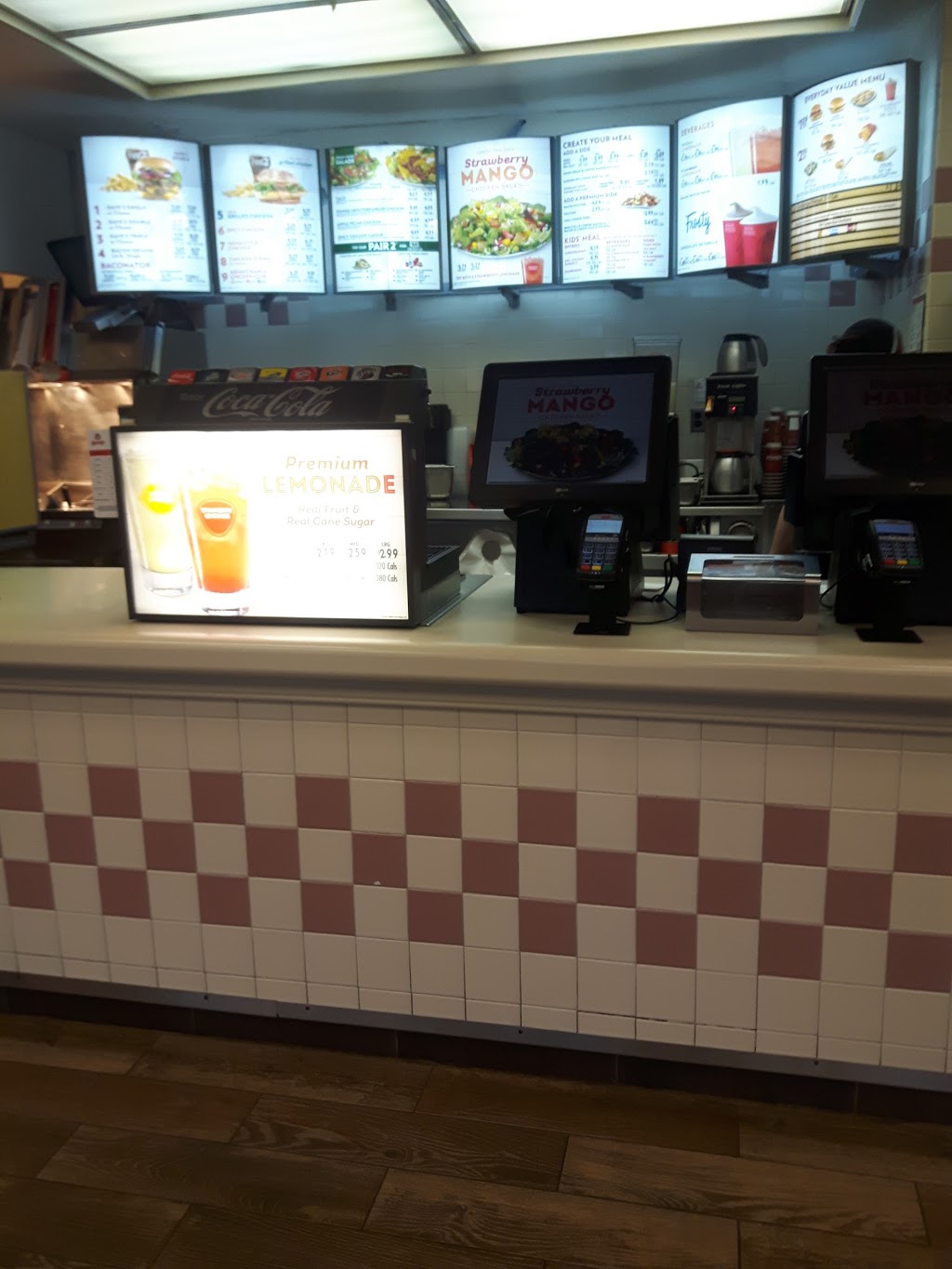 Wendys | 145 Plains Rd E, Burlington, ON L7T 2C4, Canada | Phone: (905) 634-4882