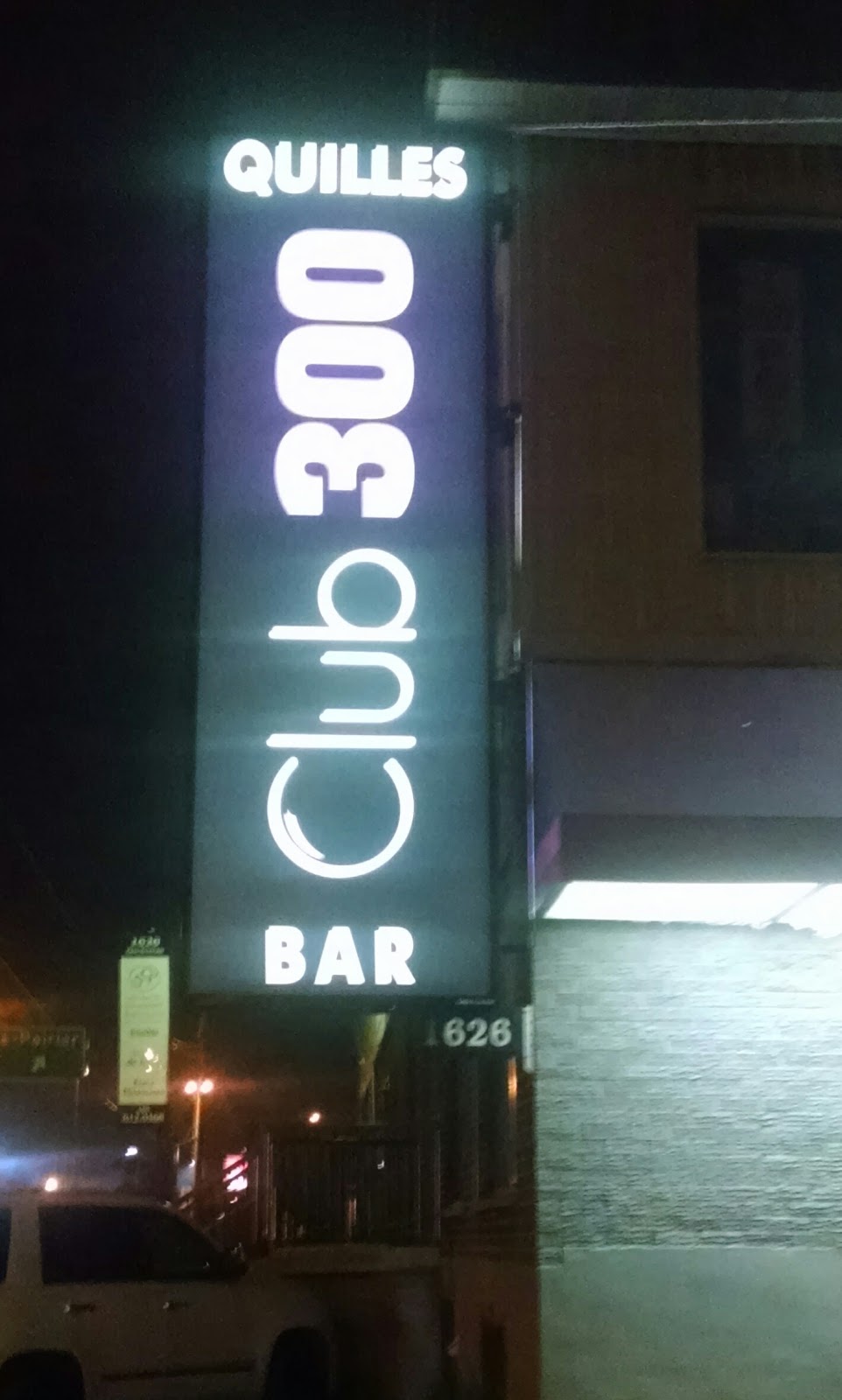 Club 300 Longueuil Bowling Quilles & Karaoké | 1626 Boulevard Taschereau, LeMoyne, QC J4P 3M9, Canada | Phone: (450) 671-7892