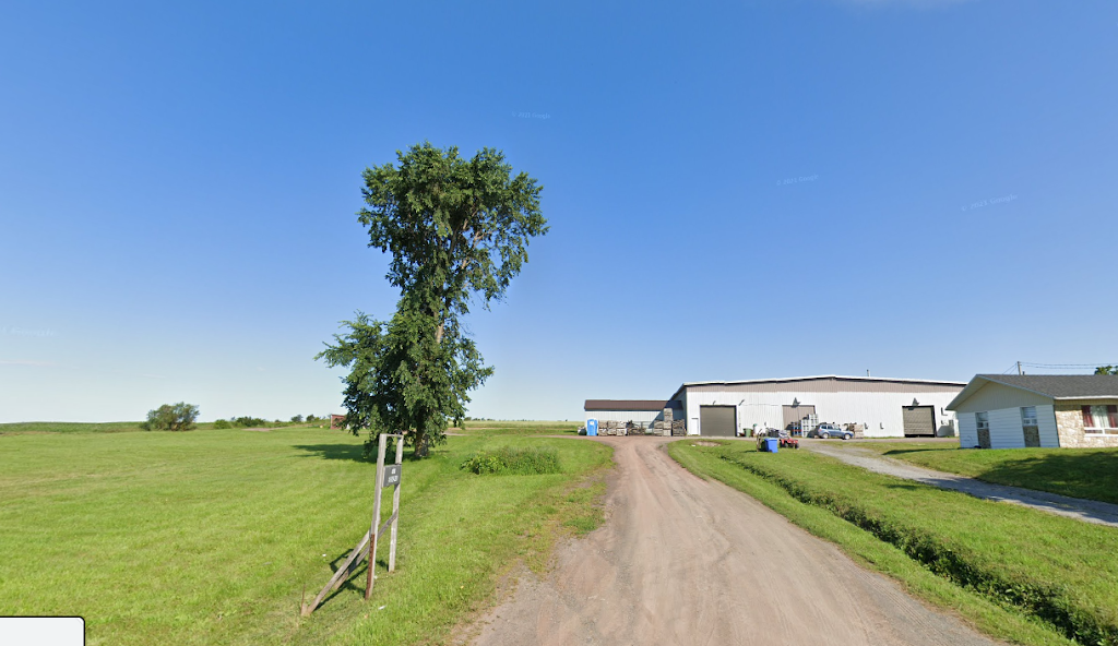 Ferme Onesime Pouliot - Entrepot 4518 | 4518 Chem. Royal, Saint-Jean-de-lÎle-dOrléans, QC G0A 3W0, Canada | Phone: (418) 829-2801