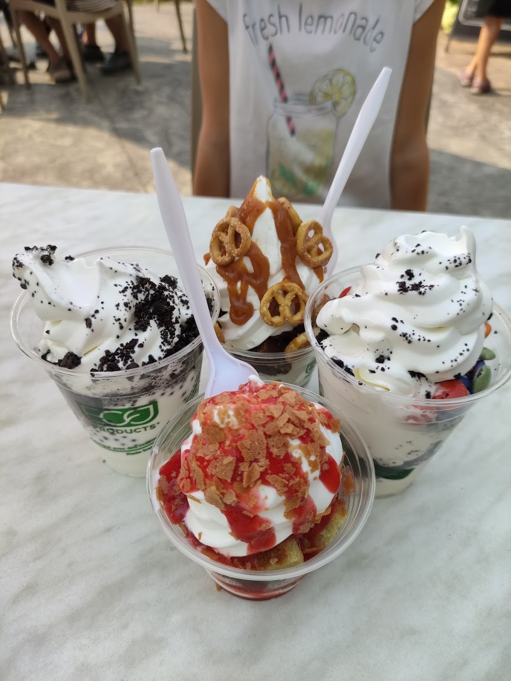 Crèmerie et café Monsieur Hibou | 1716 Rue de Montarville, Saint-Bruno-de-Montarville, QC J3V 3V1, Canada | Phone: (450) 690-1609