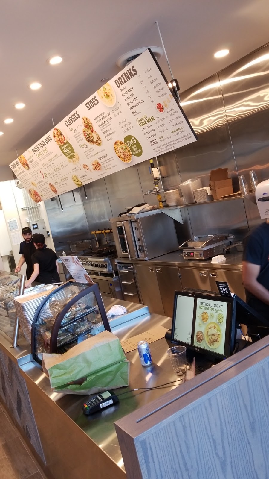 Mucho Burrito Fresh Mexican Grill | 6081 Hazeldean Rd Unit# 6, Ottawa, ON K2S 1B9, Canada | Phone: (343) 545-1858