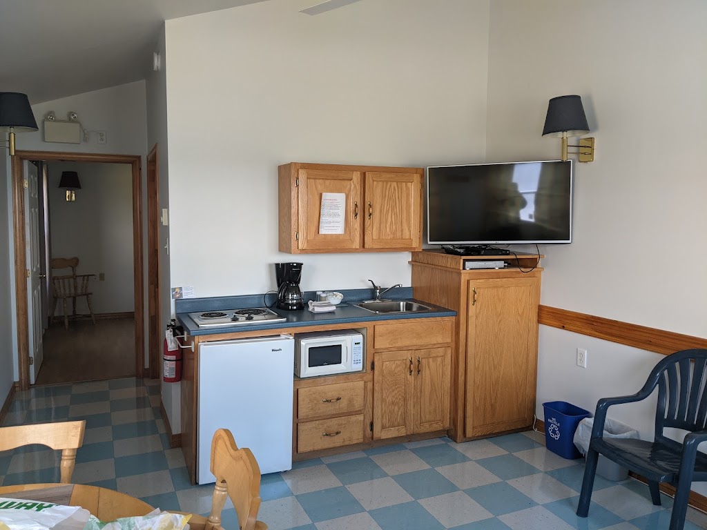 Ocean View Motel and Chalets | 15569 Cabot Trail, Chéticamp, NS B0E 1H0, Canada | Phone: (902) 224-2313
