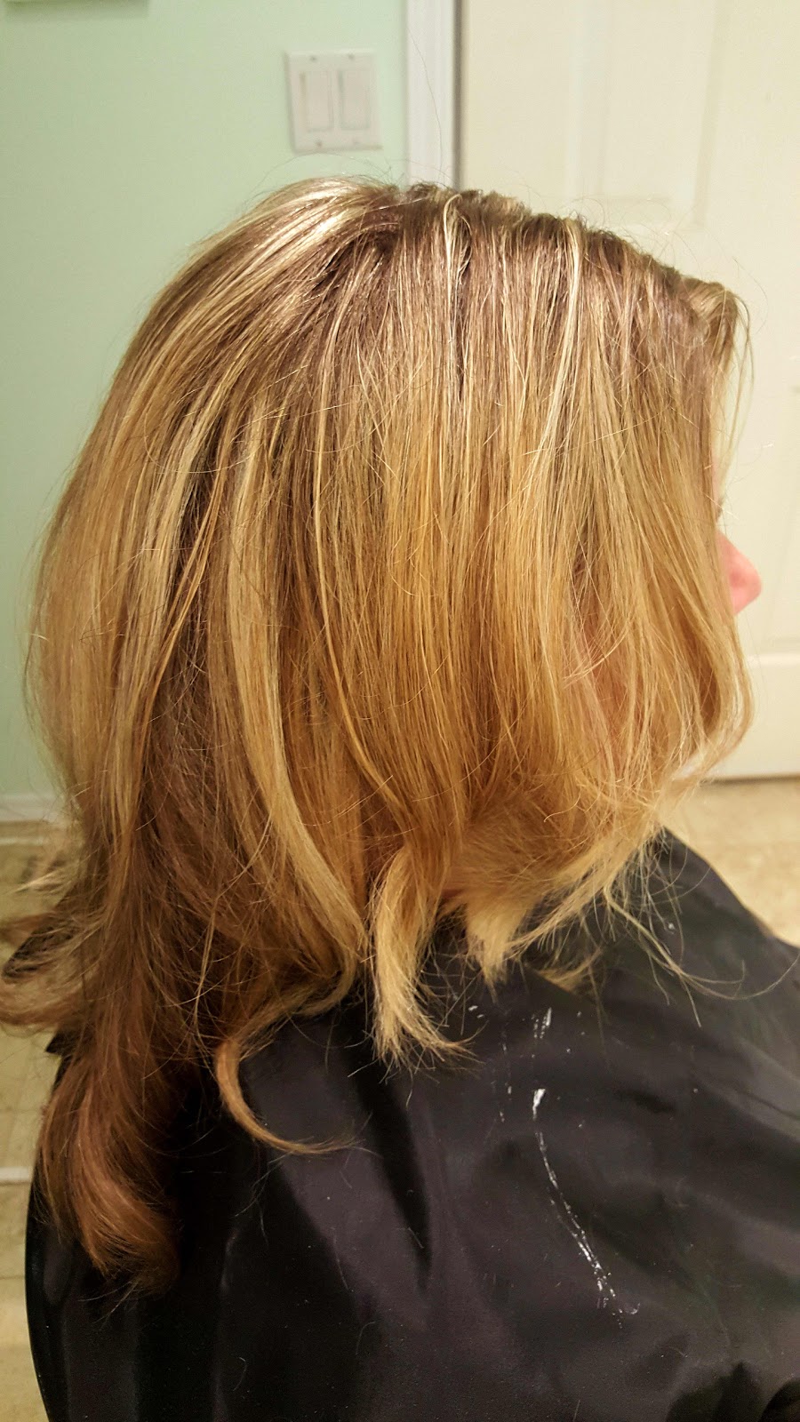 Rogue Salon and Beauty Bar | 2141 Henlyn Dr, Sooke, BC V9Z 0N5, Canada | Phone: (250) 480-9632