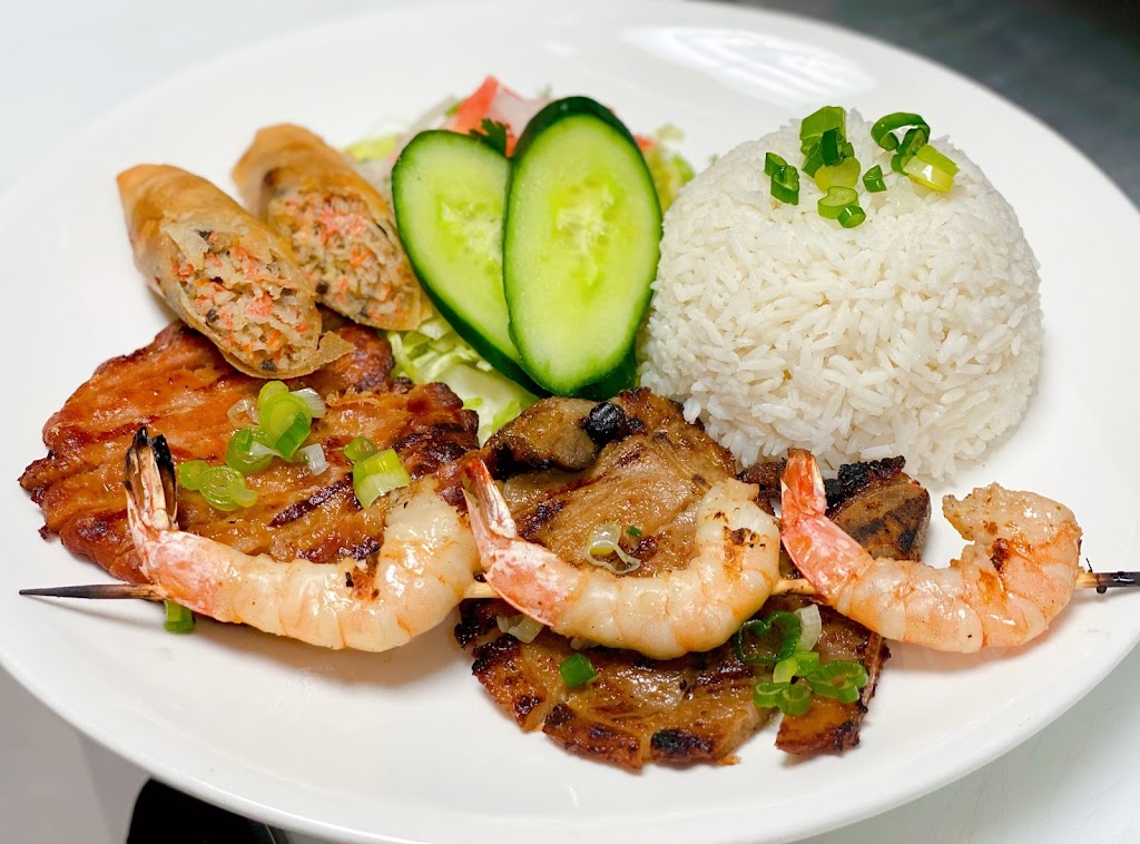 Gibsons Pho Le | 900 Gibsons Way #8, Gibsons, BC V0N 1V8, Canada | Phone: (604) 840-0128
