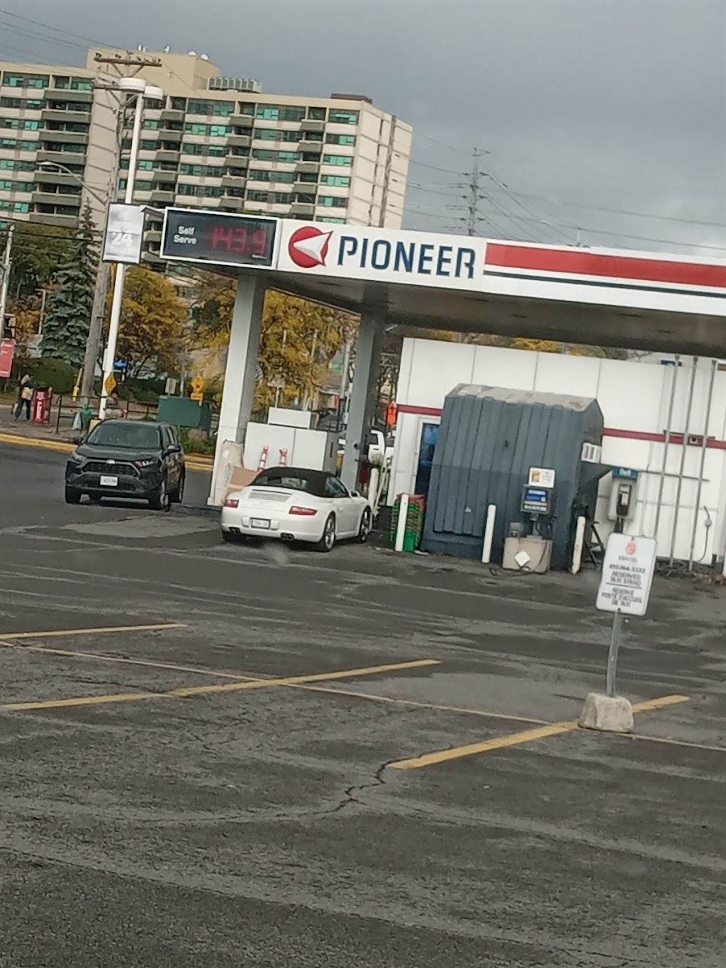 Pioneer - Gas Station | 590 Montréal Rd, Ottawa, ON K1K 0T9, Canada | Phone: (613) 744-7871