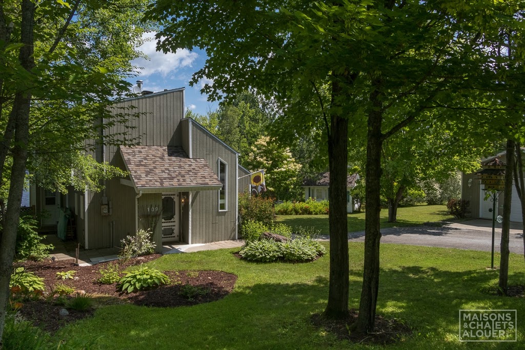 Chalet le Rassembleur du Lac Boissonneault | 109 Rue Lepage Vigneux, Saint-Claude, QC J1S 2L5, Canada | Phone: (819) 388-3354