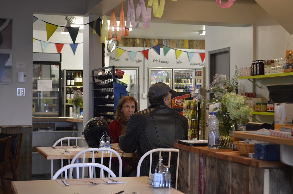 le POP, Dépanneur communautaire | 588 Chemin du Roy, Grondines, QC G0A 1W0, Canada | Phone: (418) 268-3268