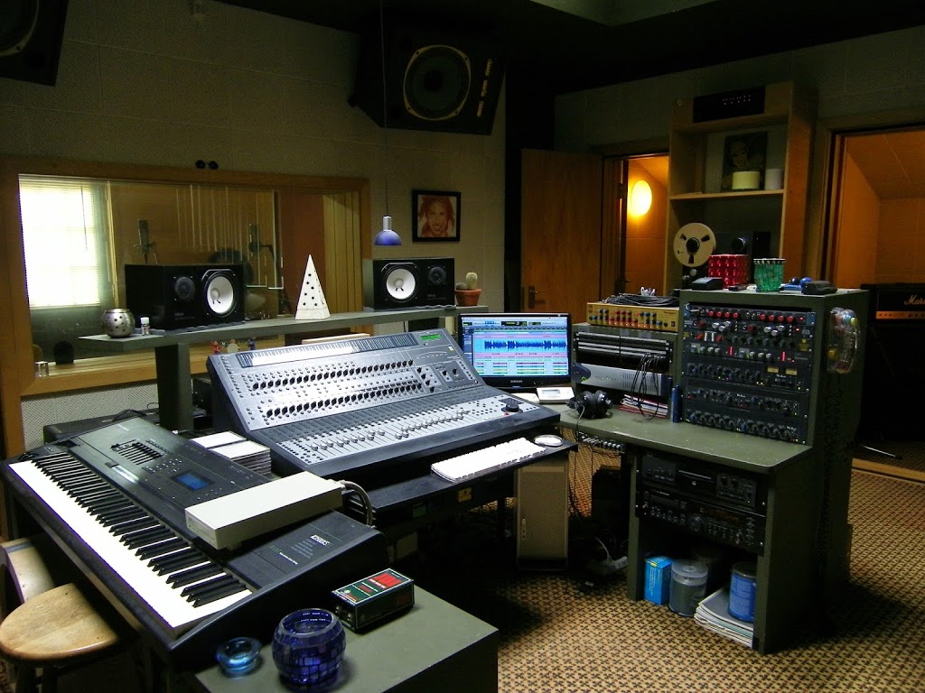 Cutting Edge Recording Studio | 263 Mary Anne Dr, Barrie, ON L4N 5M5, Canada | Phone: (705) 718-9466
