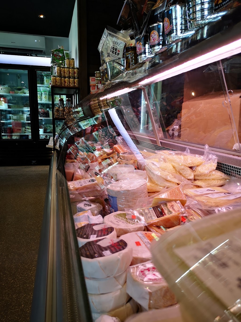 Fromagerie Roy inc. | 3585 Rue Queen, Rawdon, QC J0K 1S0, Canada | Phone: (450) 834-6316