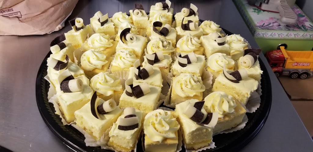 Mariasfancycake | 19 Hiram Johnson Rd, Whitchurch-Stouffville, ON L4A 0G7, Canada | Phone: (416) 994-8399