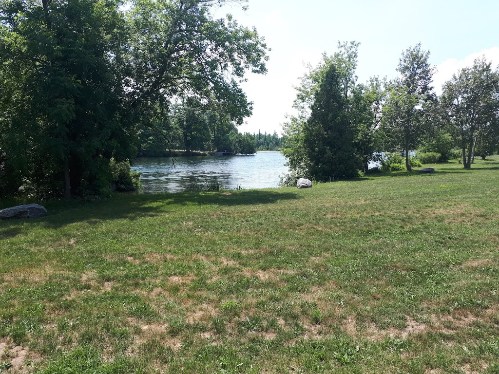 Hillsburgh House by the Pond B&B | 3 Station St, Erin, ON N0B 2R0, Canada | Phone: (519) 855-9487