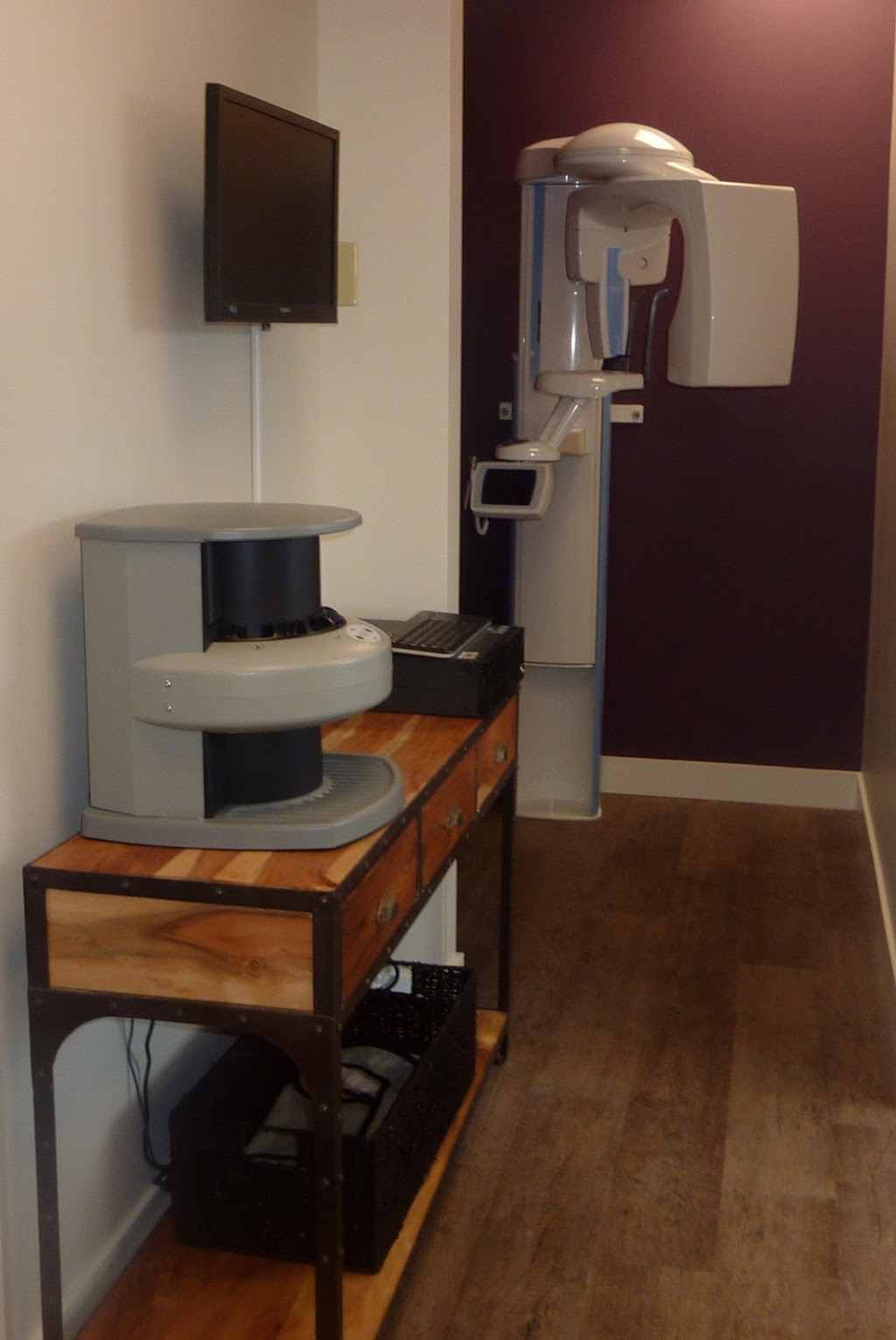 Pinnacle Dental Specialists | 255 Lacewood Dr #307, Halifax, NS B3M 4G2, Canada | Phone: (902) 407-7377