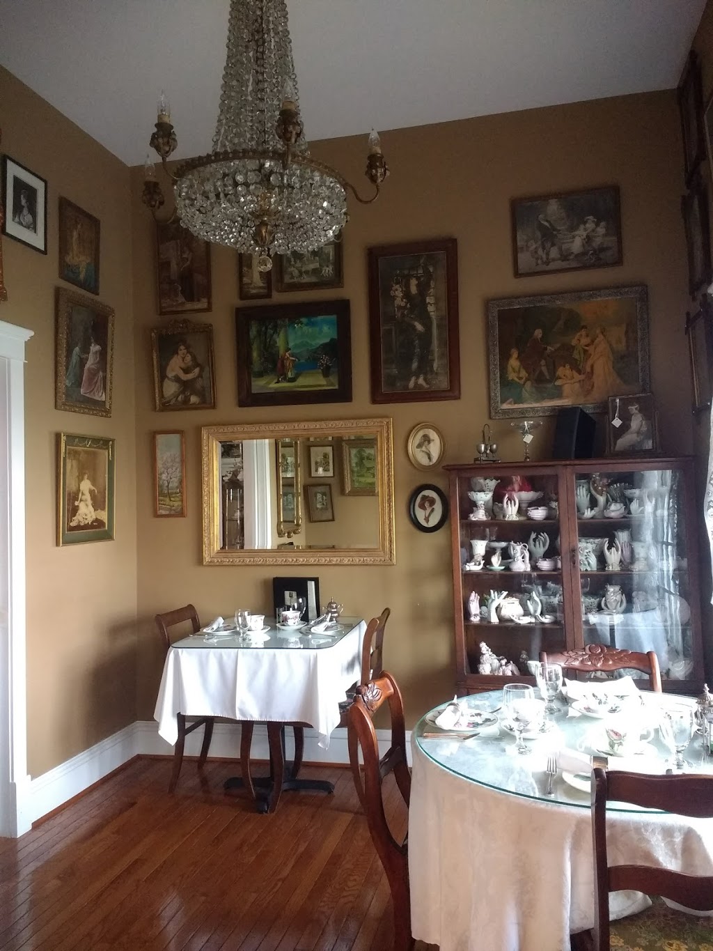 White Linen Tea House | 6610 Shawnee Rd, North Tonawanda, NY 14120, USA | Phone: (716) 731-1685