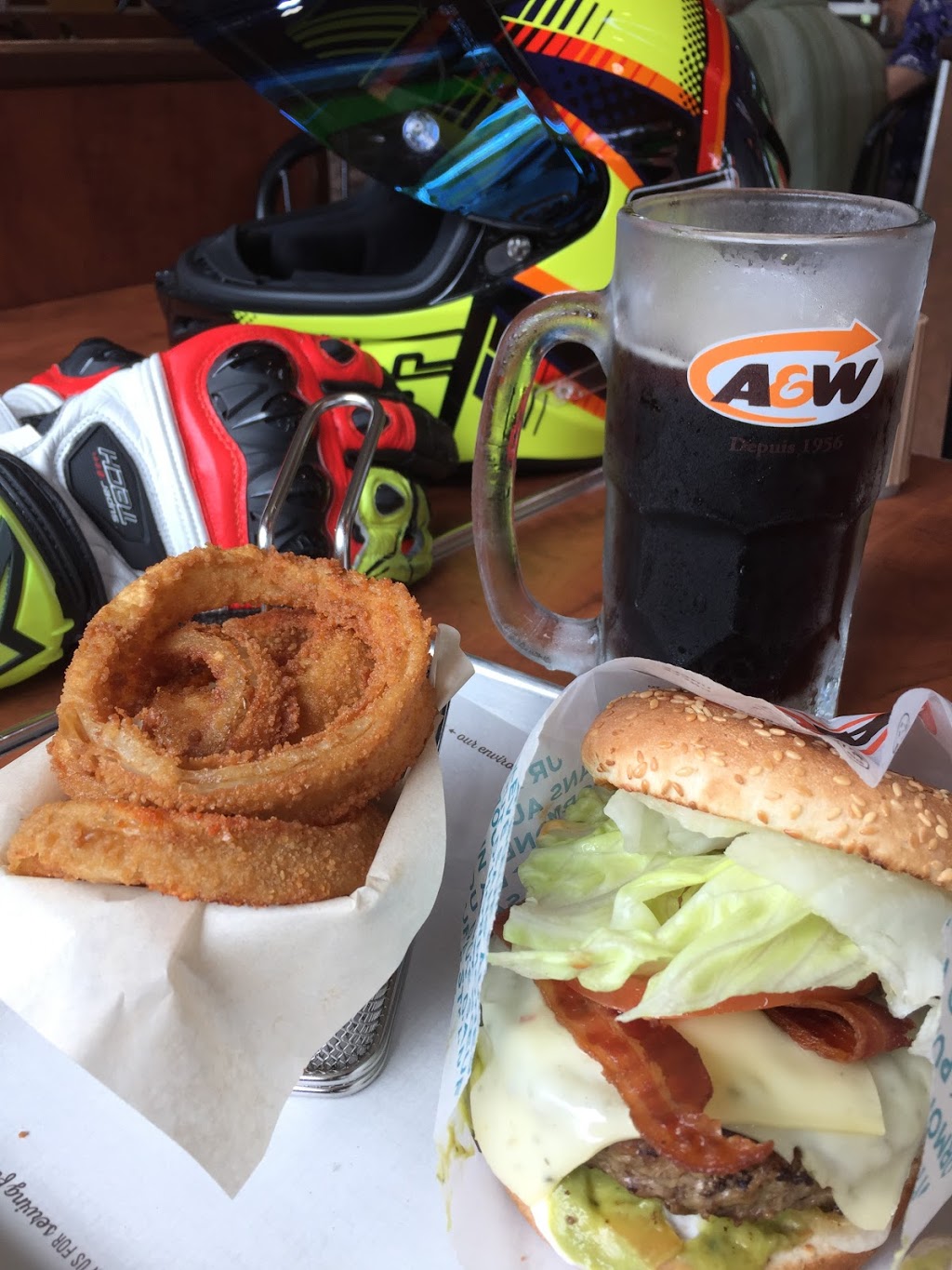 A&W Canada | 1200 Hunter Pl, Squamish, BC V8B 0G8, Canada | Phone: (604) 815-0833