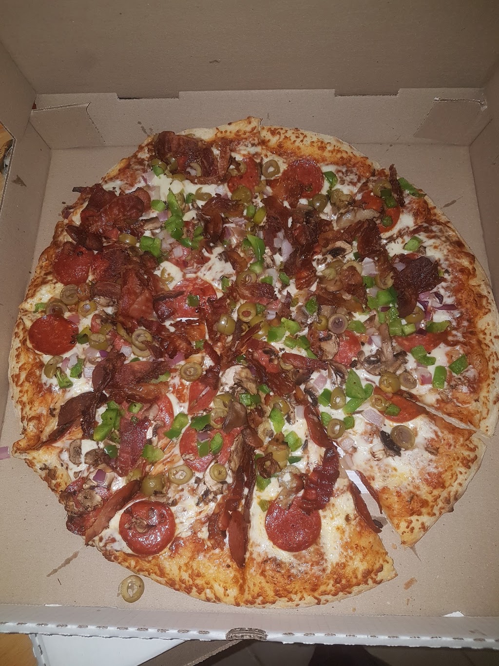 Papas Pizza Land | 361 King Ave E, Newcastle, ON L1B 1H7, Canada | Phone: (905) 987-5115