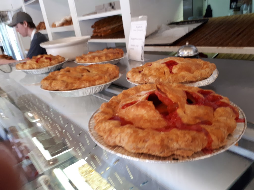 Wakefield Bakery | 813 Chemin Riverside, Wakefield, QC J0X 3G0, Canada | Phone: (819) 459-1528
