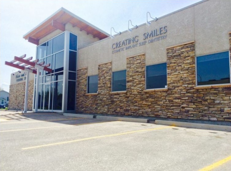 Creating Smiles Dental | 1305A Leila Ave, Winnipeg, MB R2P 2Z4, Canada | Phone: (204) 694-2040
