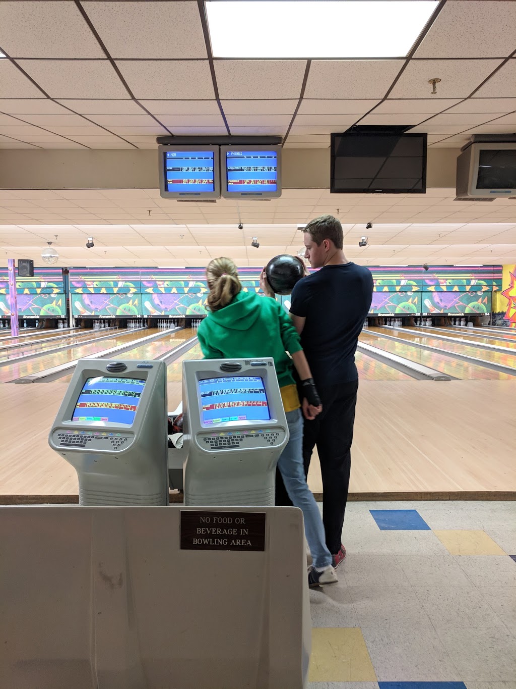 Wimbledon Bowling Lanes | 220 Center Rd, Buffalo, NY 14224, USA | Phone: (716) 674-3333