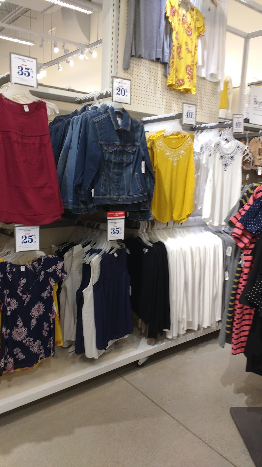 Old Navy Outlet | 555 Sterling Lyon Pkwy Anchor D, Winnipeg, MB R3P 2T3, Canada | Phone: (204) 453-3440