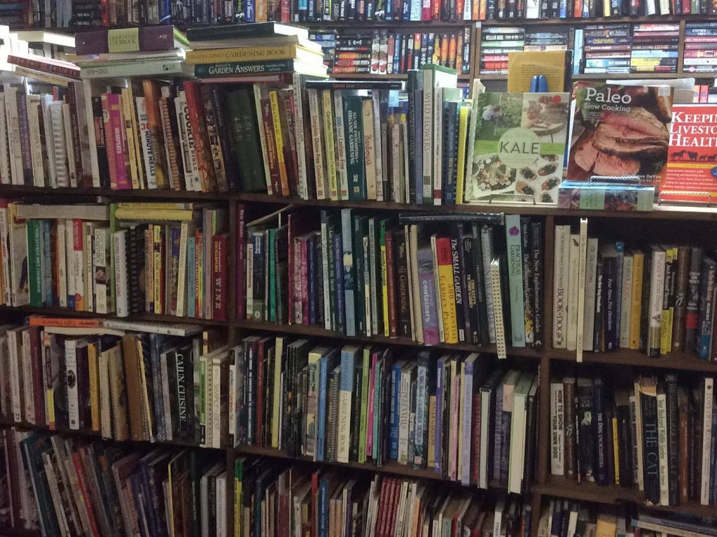 Arlies Books | 32 Market St N, Smiths Falls, ON K7A 2E6, Canada | Phone: (613) 283-0116