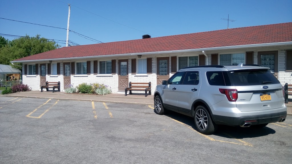 Motel Le Marquis - 989 Rue Notre-Dame E, Trois-Rivières, QC G8T 4J5, Canada