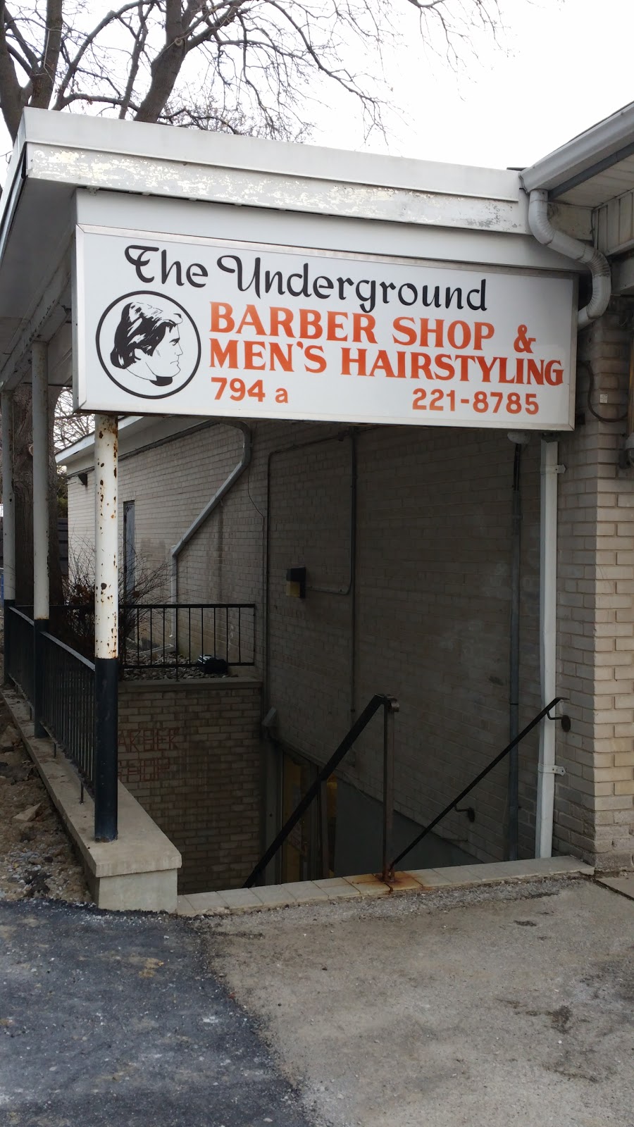 Underground Barber Shop | hair care | 794 Sheppard Ave E, North York, ON M2K 1C3, Canada | 4162218785 OR +1 416-221-8785