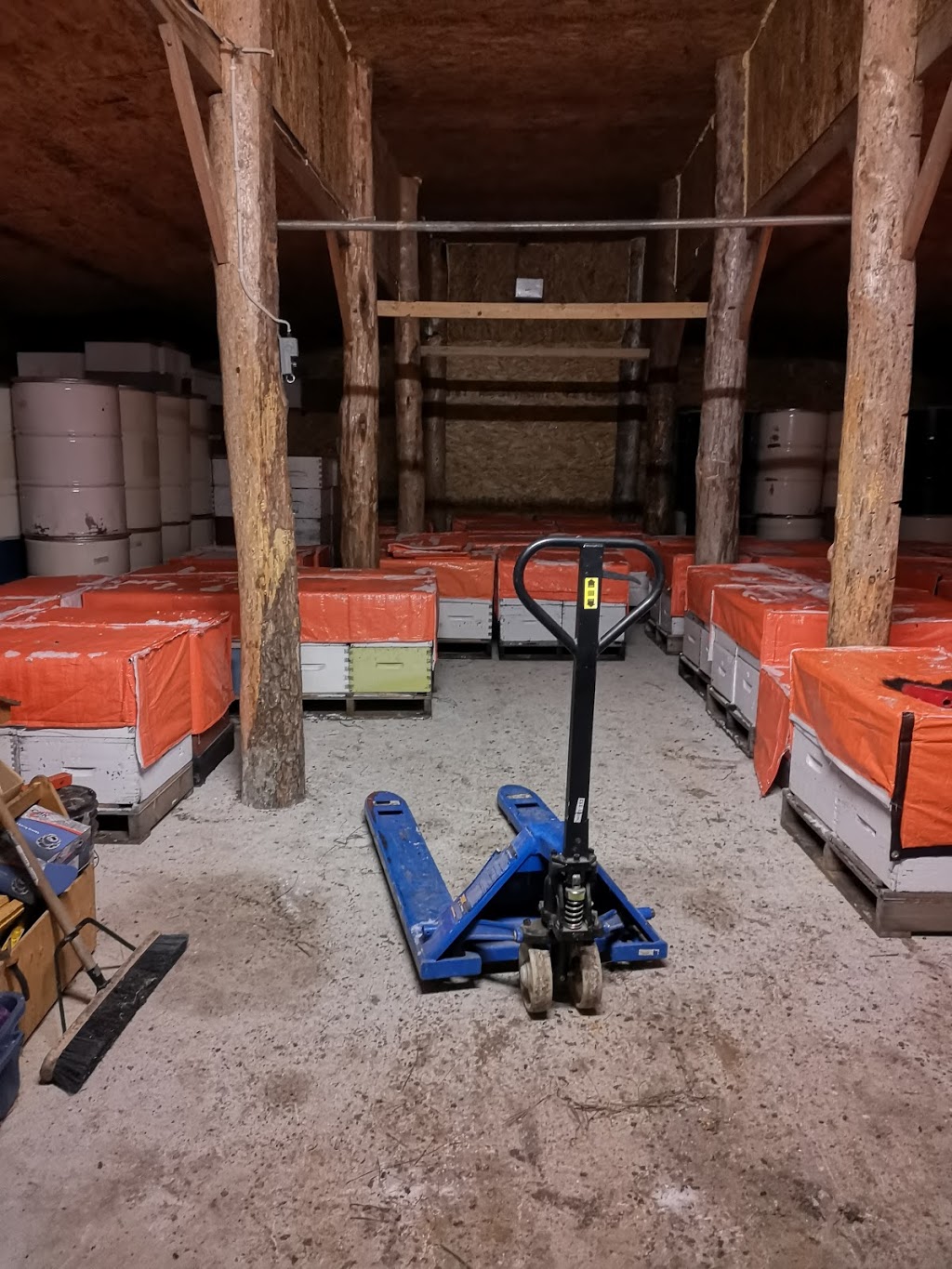 Reger Honey Farm | 28036 Lasko Rd, Marchand, MB R0A 0Z0, Canada | Phone: (204) 424-9164