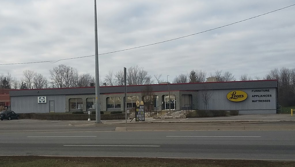Leons Furniture | 803 Niagara St, Welland, ON L3C 1M4, Canada | Phone: (905) 735-2880