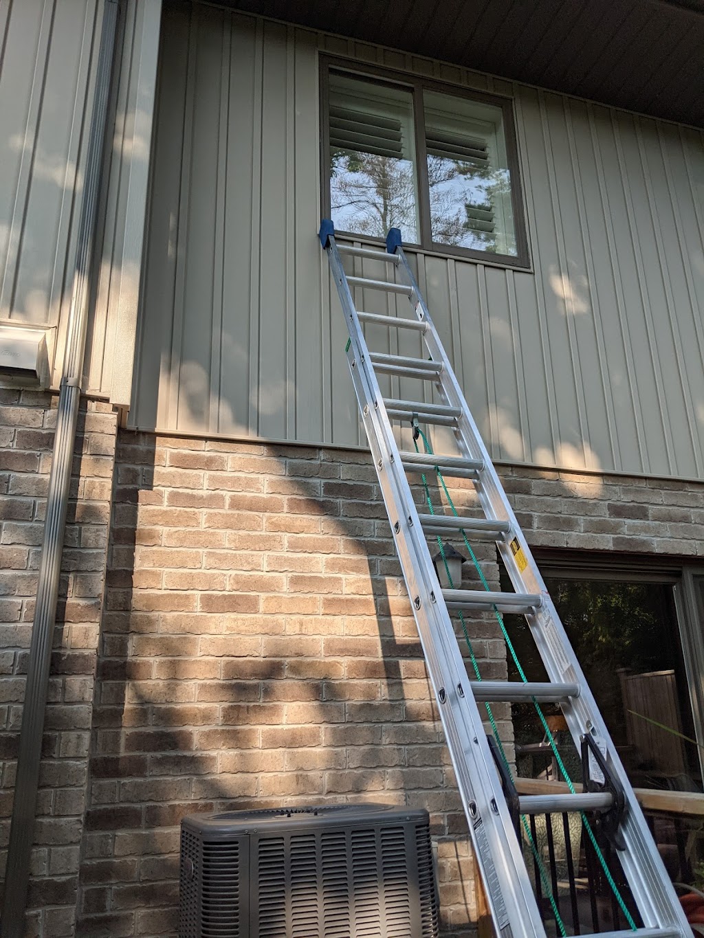 Grand River Window and Eaves Cleaning | 188 Arthur Fach Dr, Cambridge, ON N1T 2G2, Canada | Phone: (519) 500-1140