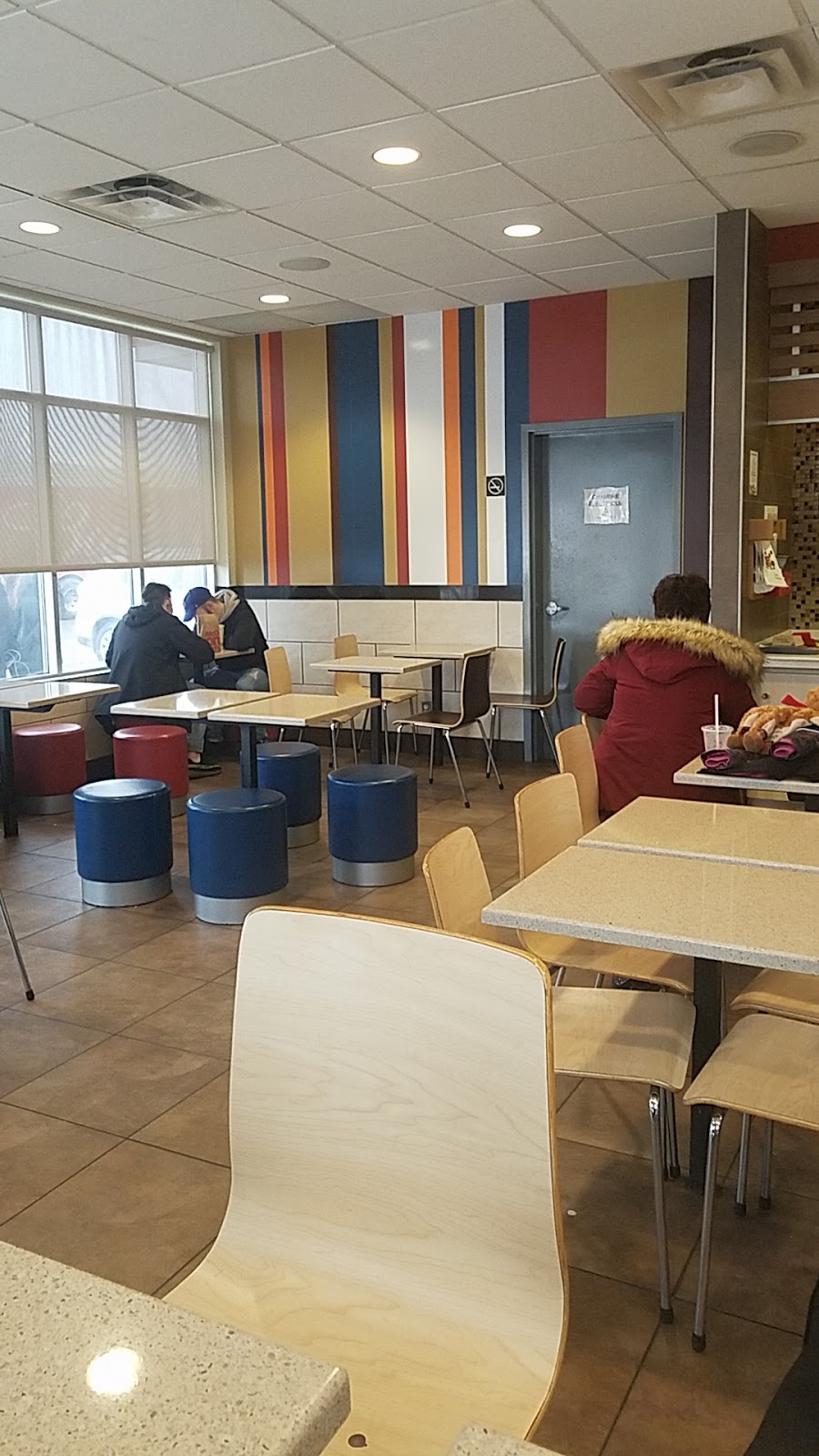 McDonalds | 57 Boulevard des Châteaux, Blainville, QC J7B 1Y9, Canada | Phone: (450) 419-3216