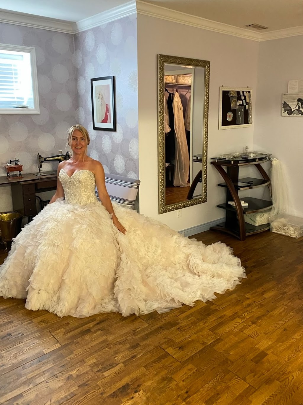 Fariba Fashion | 2527 Eagle Mountain Dr, Abbotsford, BC V3G 3A1, Canada | Phone: (604) 374-6772