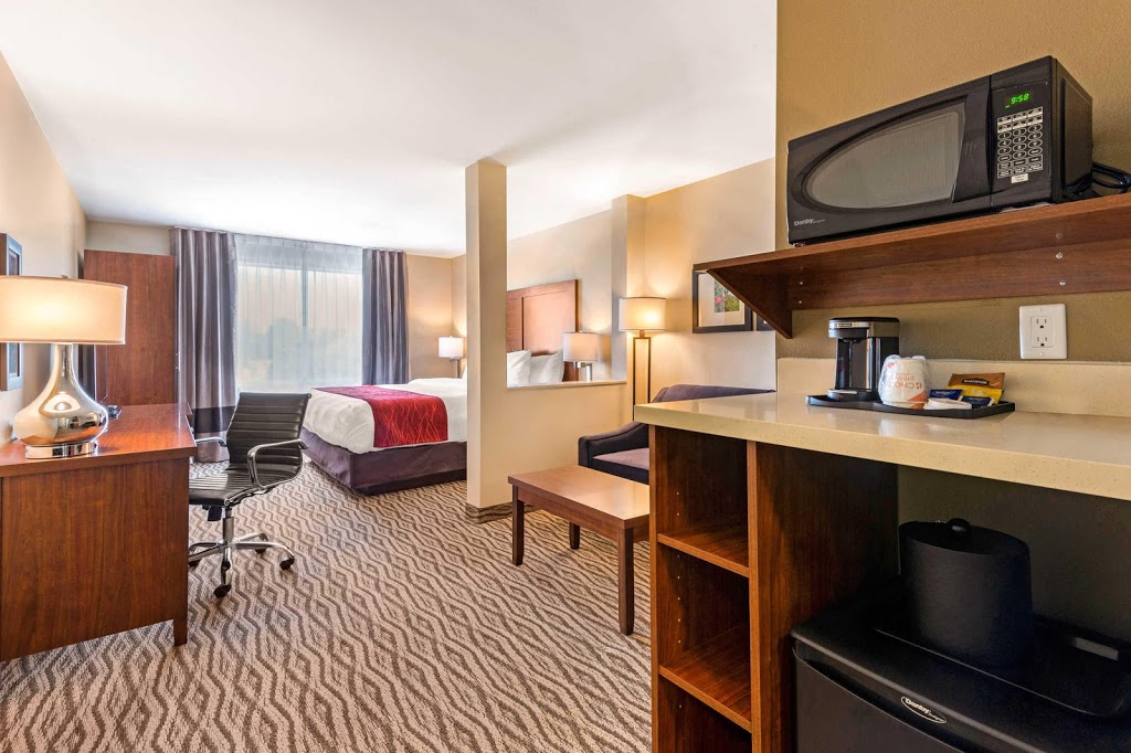 Comfort Inn & Suites | 5 Spicer Square, Bowmanville, ON L1C 5M2, Canada | Phone: (905) 623-6781