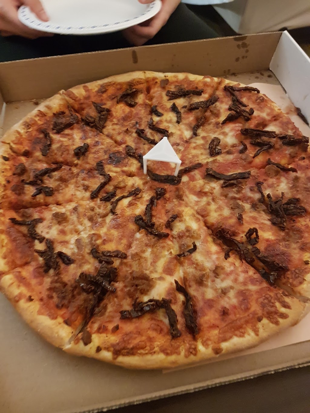 Franks Pizzeria | 4854 Bridge St, Niagara Falls, ON L2E 2R9, Canada | Phone: (905) 356-6905