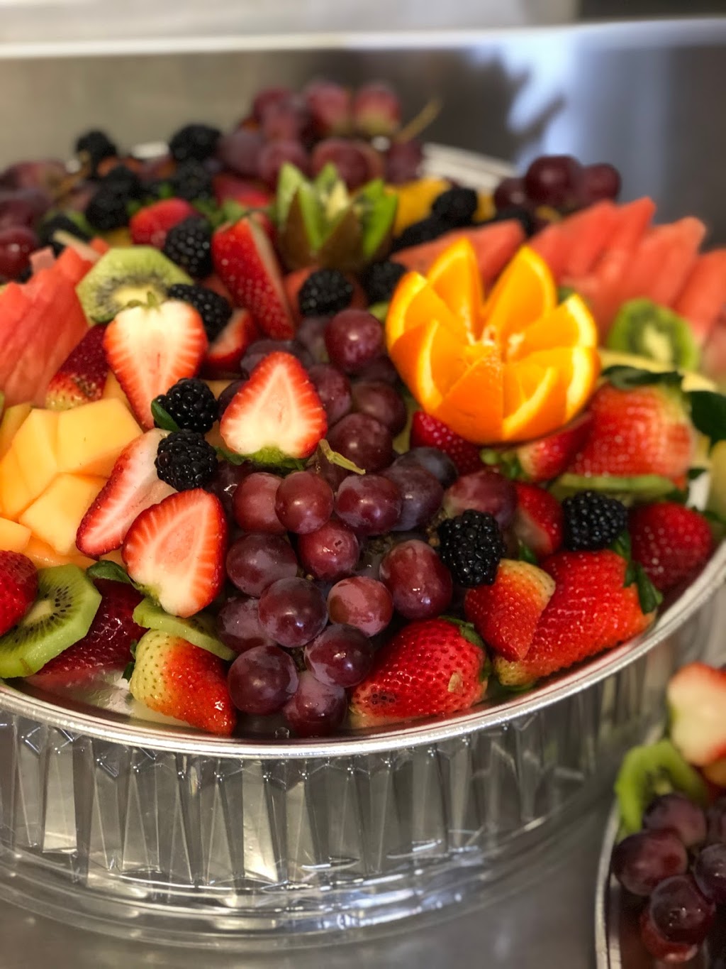 Burnside Lunchbox | 20 Wright Ave, Dartmouth, NS B3B 1G6, Canada | Phone: (902) 480-6051