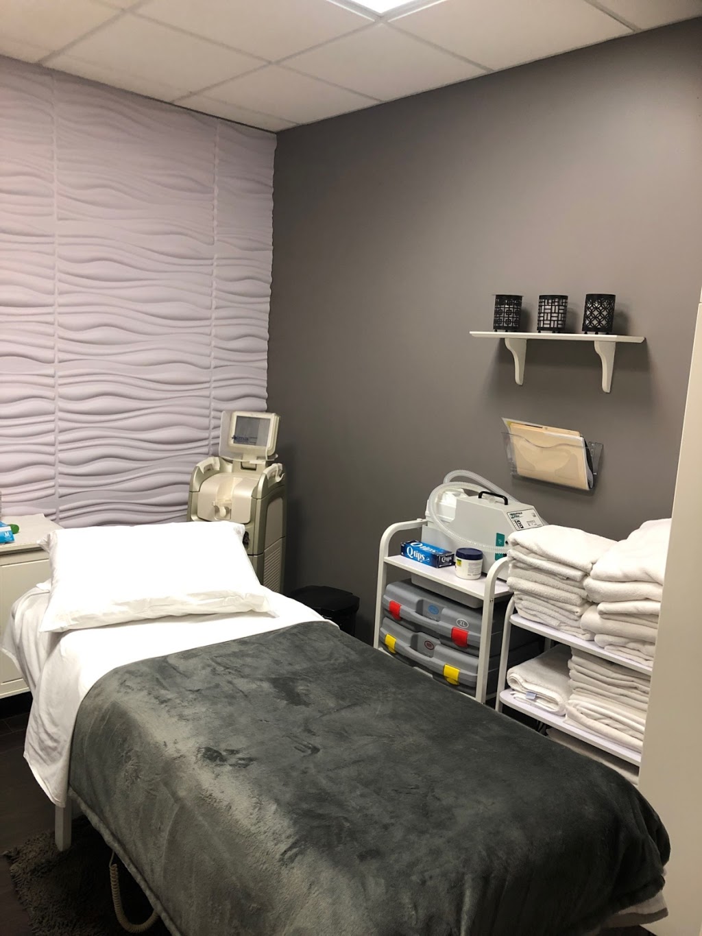 221 Degrees Salon & Spa | 221 Lakeshore Rd E, Mississauga, ON L5G 1G5, Canada | Phone: (905) 274-9554